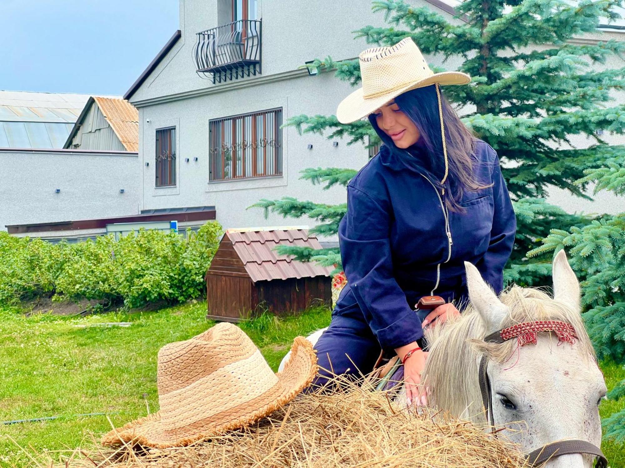 Rancho On Sevan Beach By Hv Hotel Bagian luar foto